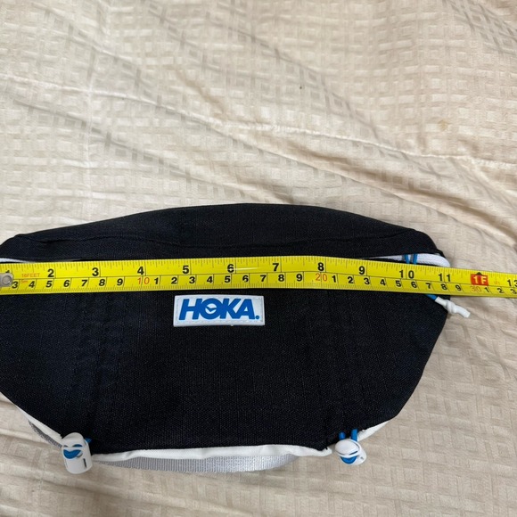Hoka Black & White Waistpack Fanny Pack Bag Pockets Hiking Outdoor Running - Picture 4 of 4